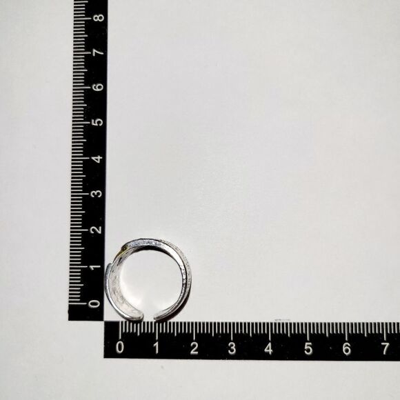 Brand New Silver With Gold Skulls Ring Adjustable Size - Picture 8 of 8